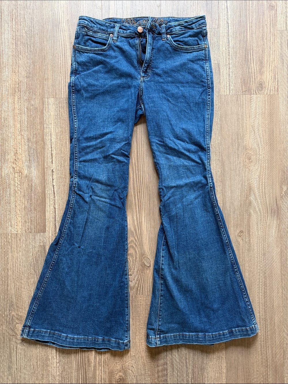 Wrangler Womens Retro Premium Jean High Rise Trumpet Flare